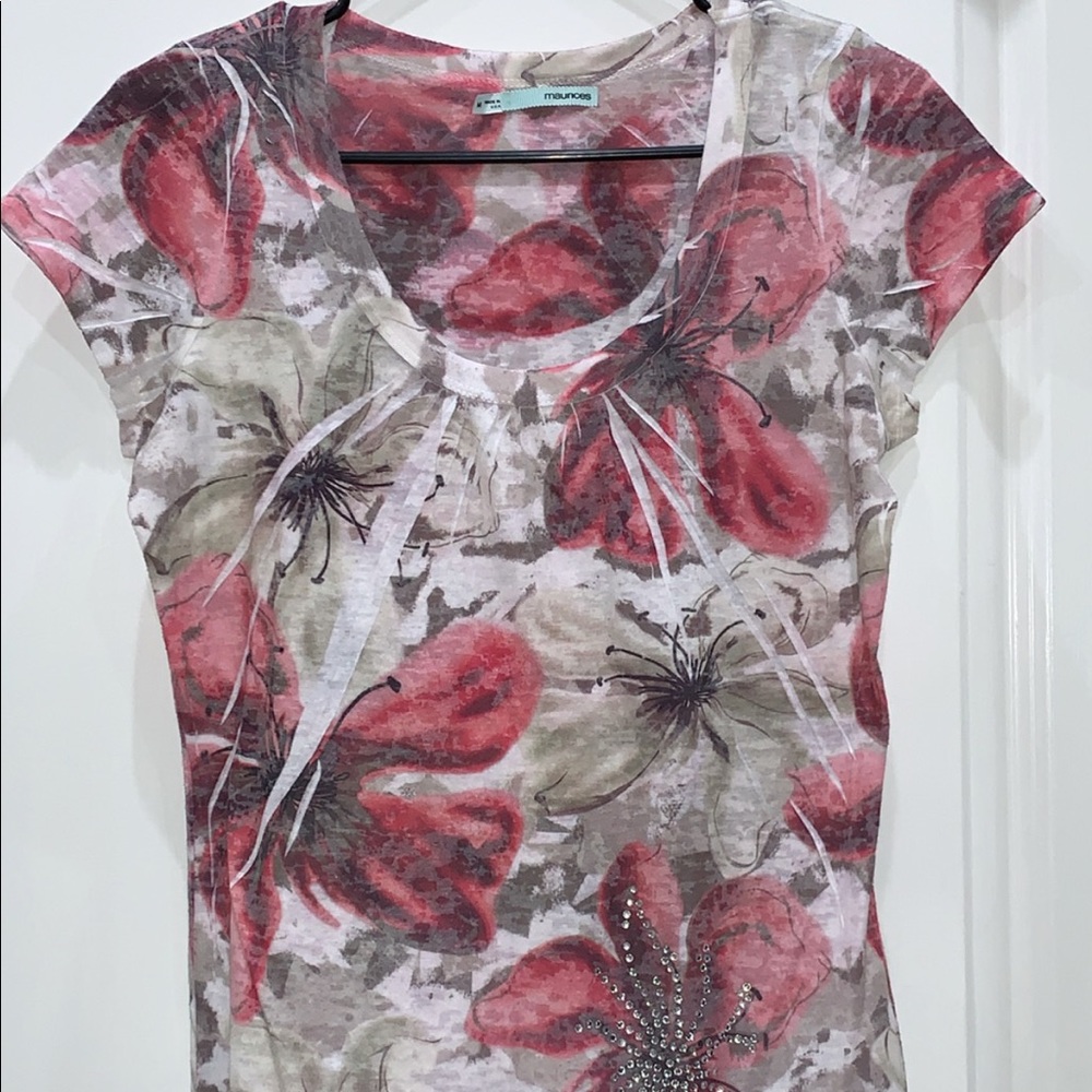 Casual graphic T